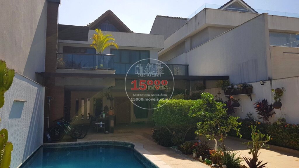 Casa triplex 5 quartos no Cond. Parc Des Palmiers – Recreio (15000-181)